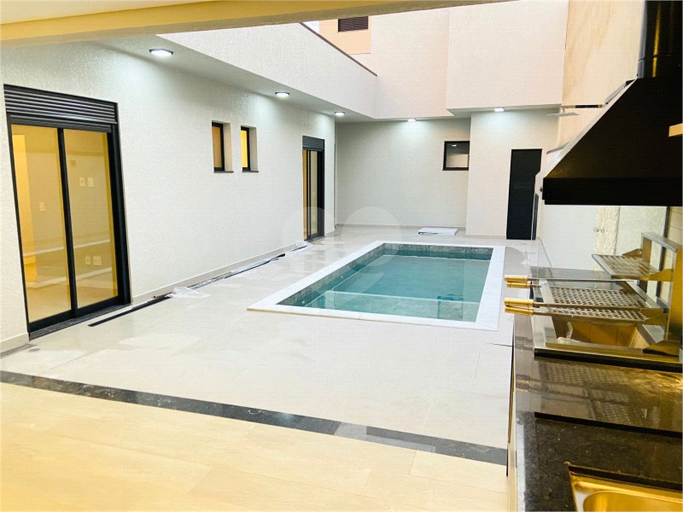 Casa à venda com 3 suítes no condomínio Piemonte, Indaiatuba - SP