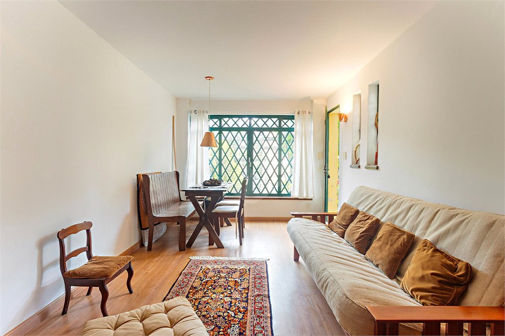 Sobrado à venda com 3 quartos em Jardim Petrópolis, São Paulo, SP