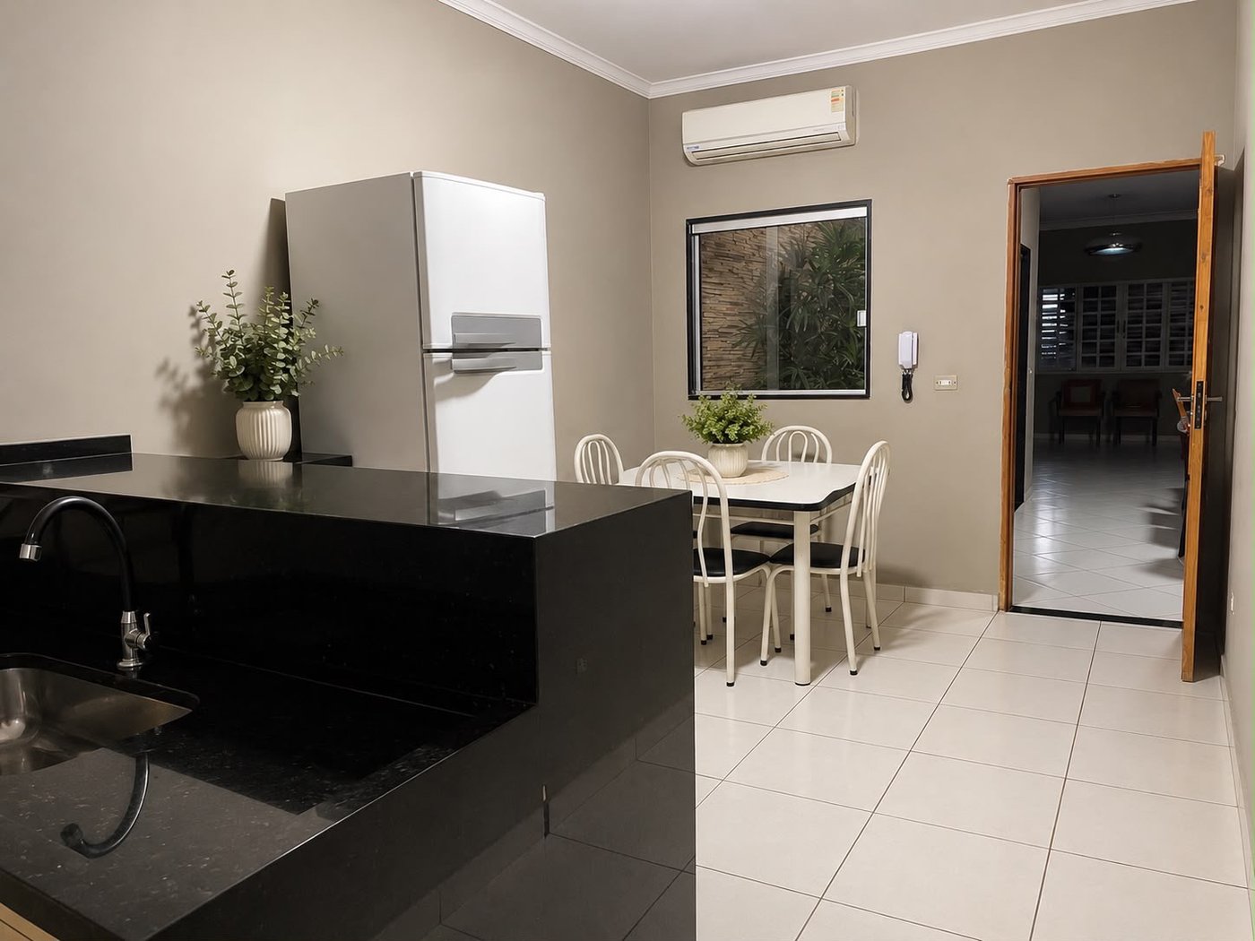 Casa à venda com 4 quartos, sendo 1 suíte,  em Vila Nova, Três Lagoas, MS