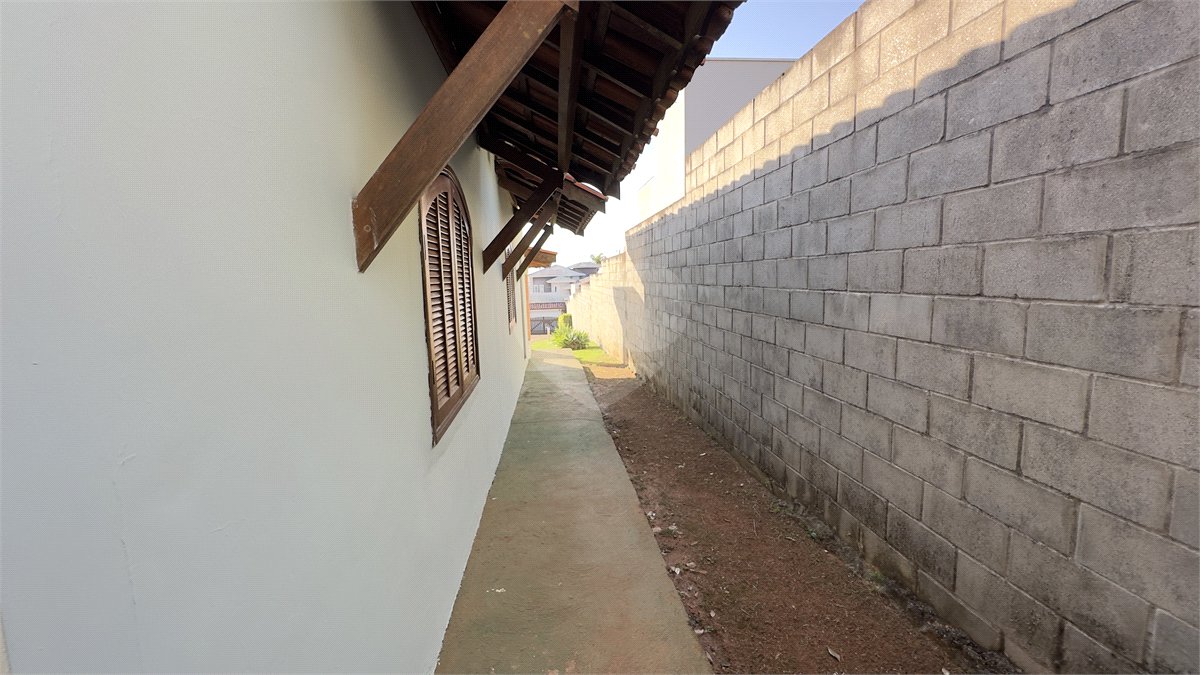Casa à venda ou para alugar com 2 quartos, sendo 1 suíte, no condomínio Acmti - Colinas do Mosteiro, Terras de Itaici e Recanto dos Pássaros, Indaiatuba - SP