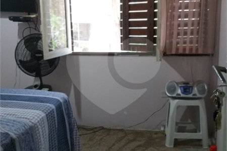 Sobrado à venda com 3 quartos, sendo 1 suíte, em Bosque da Saúde, São Paulo, SP