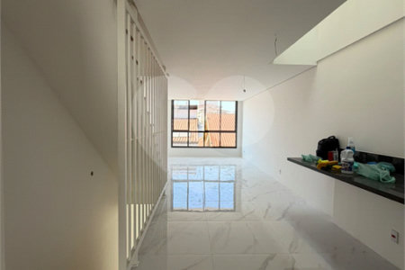 Sobrado à venda com 3 quartos, sendo 1 suíte,  em Sítio da Figueira, São Paulo, SP