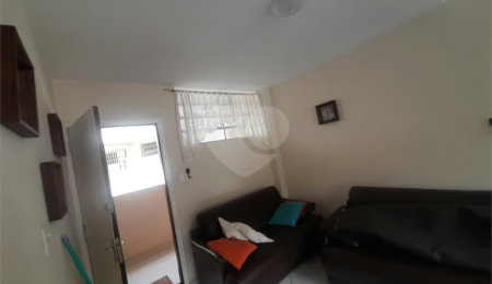 Apartamento à venda com 3 quartos, sendo 1 suíte,  no Centro, Serra Negra, SP