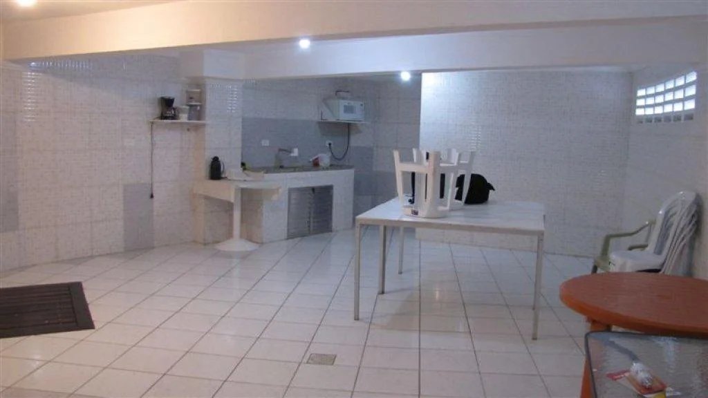 Casa à venda com 3 quartos, sendo 1 suíte, no condomínio Villa Jardim Sul, São Paulo - SP