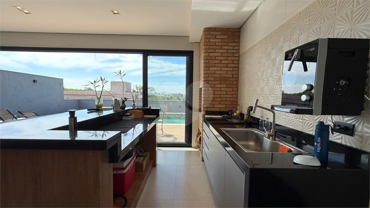 Casa de alto padrão com 3 suítes no Condomínio Damha 2,