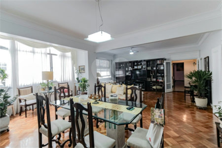 Apartamento à venda com 5 quartos, sendo 1 suíte,  em Copacabana, Rio de Janeiro, RJ