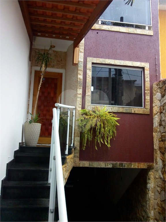 Sobrado à venda com 3 suítes em Itaquera, São Paulo, SP
