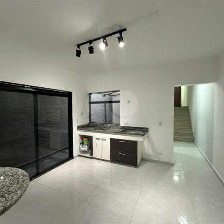 Casa Térrea à venda com 3 quartos, sendo 1 suíte,  em Vila Suissa, Mogi das Cruzes, SP