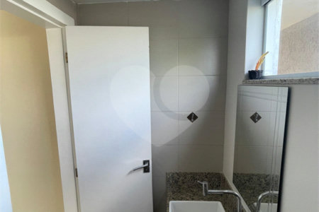Casa à venda com 3 quartos, sendo 1 suíte, no condomínio Residencial Green Ville, Rio de Janeiro - RJ