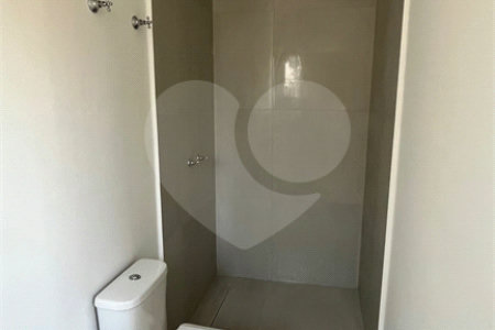 Sobrado à venda com 3 suítes em Vila Petrópolis, Atibaia, SP