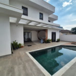 Casa à venda com 3 suítes no condomínio Terras de São Francisco, Vinhedo - SP