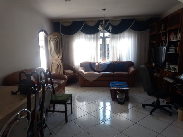 Sobrado à venda com 3 quartos, sendo 1 suíte,  em Tremembé, São Paulo, SP