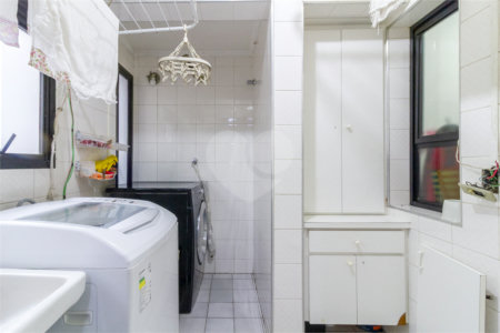 Apartamento à venda com 4 quartos, sendo 1 suíte, em Indianópolis, São Paulo, SP