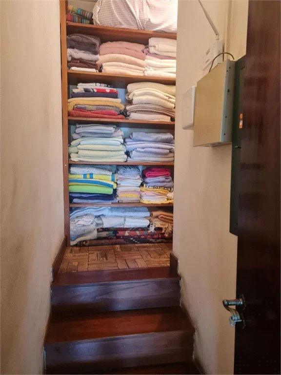Casa à venda com 5 quartos, sendo 2 suítes, em Jardim Morumbi, São Paulo, SP