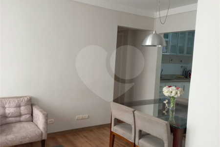 Apartamento com 88m², 3 dormitórios e 2 suítes próximo ao Parque do Ibirapuera e Metrô Ana Rosa.