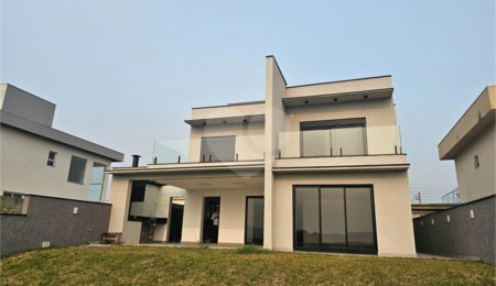 Sobrado à venda com 4 quartos, sendo 3 suítes,  em Mariápolis Ginetta, Vargem Grande Paulista, SP