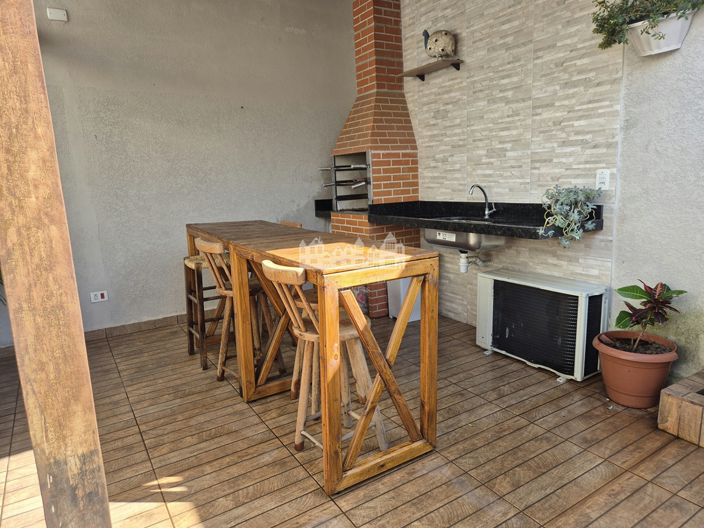 Casa à venda no Bairro Imperial – Atibaia | 2 dormitórios, suíte, 2 vagas e área gourmet