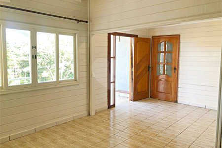 Casa à venda com 4 quartos, sendo 2 suítes, no condomínio Estância Marambaia, Vinhedo - SP