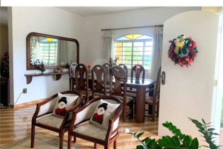 Casa à venda com 3 quartos no condomínio Recanto Florido, Vinhedo - SP