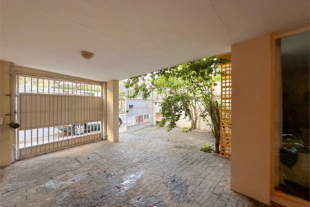 Casa à venda com 3 quartos, sendo 1 suíte, no condomínio Barão do Triunfo, São Paulo - SP