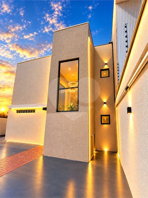 Casa com Suíte Master, Closet, Piscina e Espaço Gourmet Próxima ao Parque Ecológico- 03 quartos -com quintal