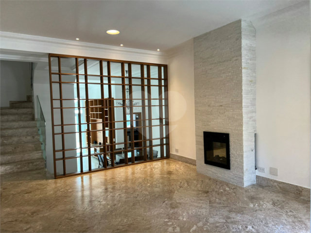 Casa para alugar com 3 quartos, sendo 1 suíte,  no condomínio Res Villeneuve, São Paulo - SP