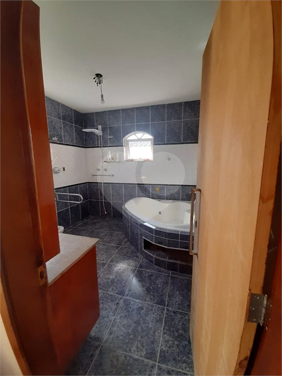Sobrado à venda com 4 quartos, sendo 2 suítes, em Tremembé, São Paulo, SP