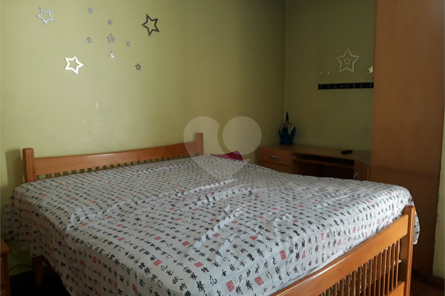Sobrado à venda com 4 quartos, sendo 1 suíte, em Vila Constança, São Paulo, SP