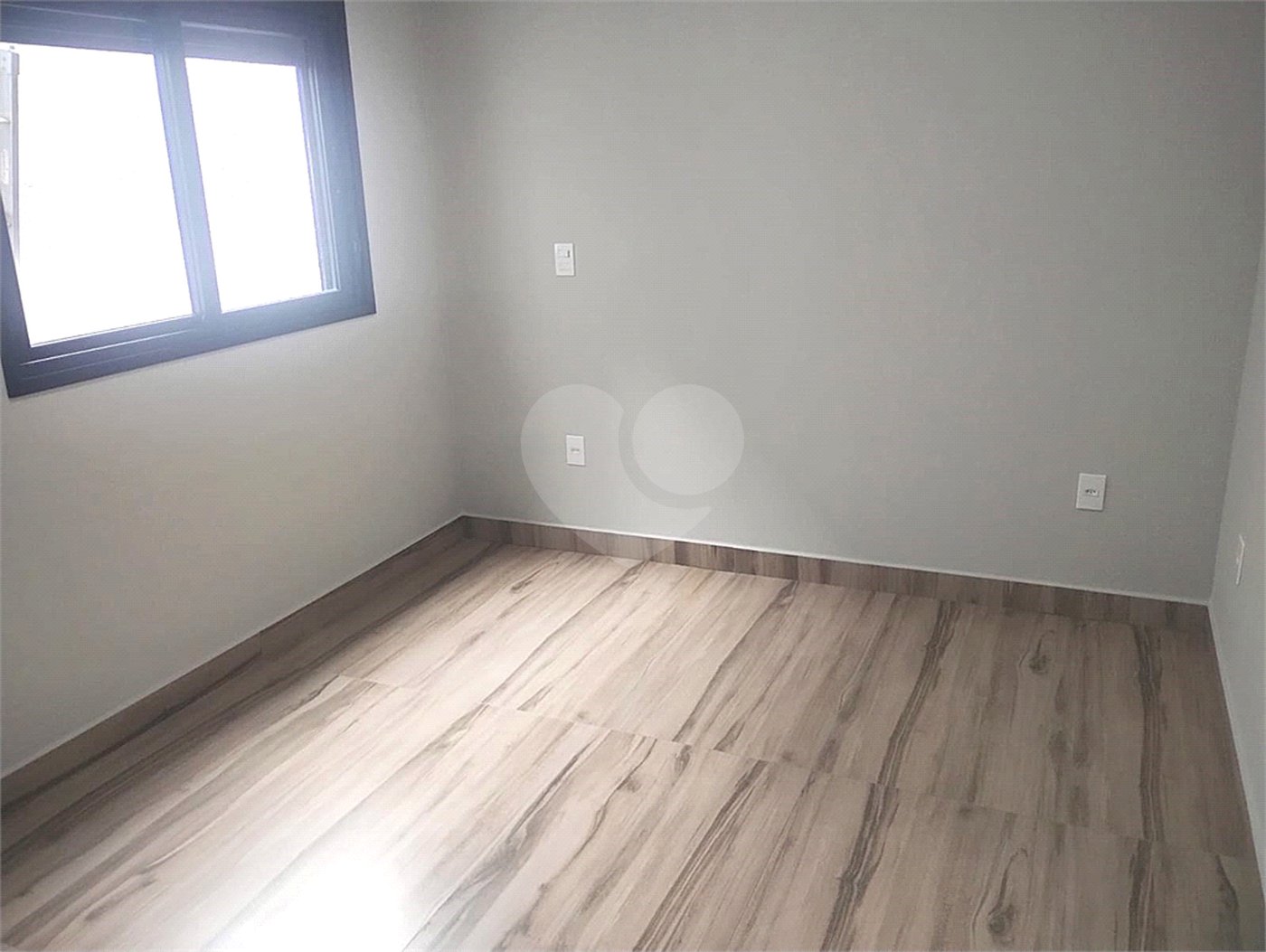 Casa à venda com 3 quartos, sendo 1 suíte,  no condomínio Horto Florestal Villagio, Sorocaba - SP