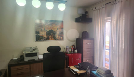 Sobrado à venda com 4 quartos, sendo 1 suíte,  em Água Branca, São Paulo, SP