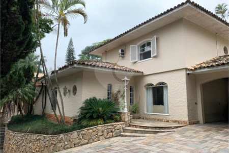 Casa à venda com 4 quartos, sendo 3 suítes,  em Fazenda Morumbi, São Paulo, SP