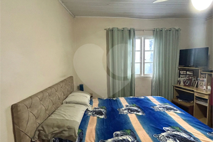 Sobrado à venda com 4 quartos, sendo 1 suíte, em Parada Inglesa, São Paulo, SP