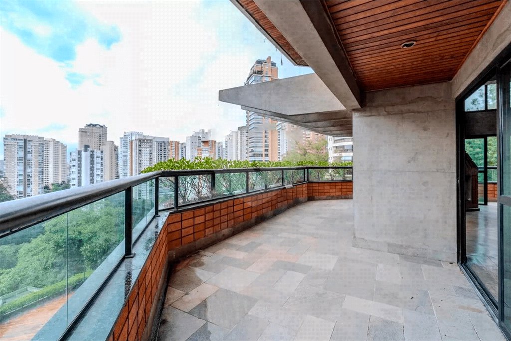 Apartamento à venda com 4 quartos, sendo 2 suítes, em Paraíso do Morumbi, São Paulo, SP
