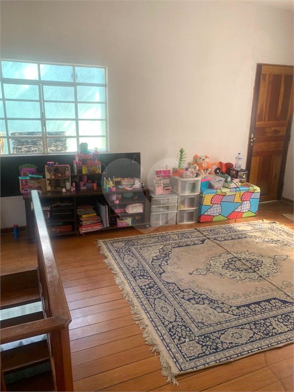 Sobrado à venda com 4 quartos, sendo 2 suítes, em Horto, São Paulo, SP