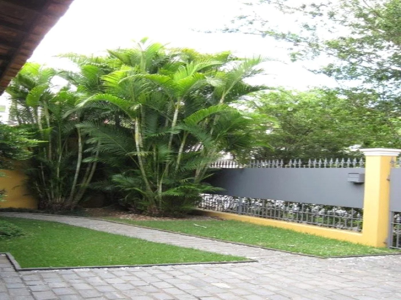 Casa à venda com 4 quartos, sendo 2 suítes, em Jardim Leonor, São Paulo, SP
