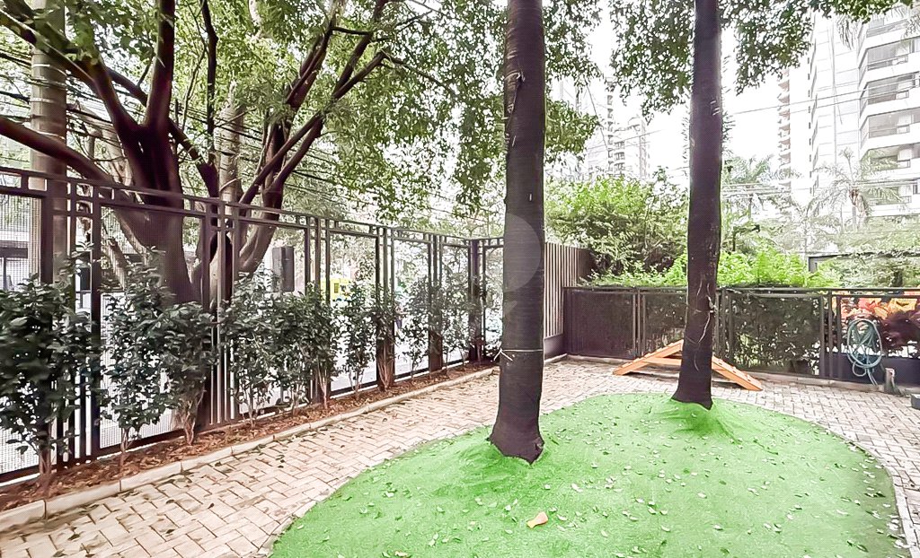 Apartamento à venda com 2 suítes em Moema, São Paulo, SP