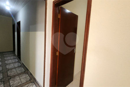 Casa à venda com 4 quartos, sendo 1 suíte, em Jardim Roberto Selmi Dei, Araraquara, SP