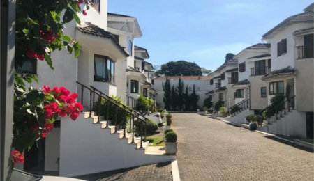 Casa à venda com 4 suítes no condomínio Vila das Emboabas, São Paulo - SP