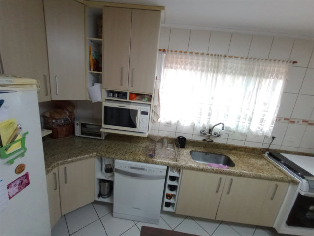 Sobrado à venda com 4 quartos, sendo 1 suíte,  em Jardim Prudência, São Paulo, SP