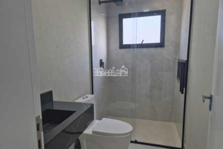 Casa térrea à venda com 4 quartos, sendo 2 suítes, no condomínio Alto da Floresta, Bom Jesus dos Perdões - SP