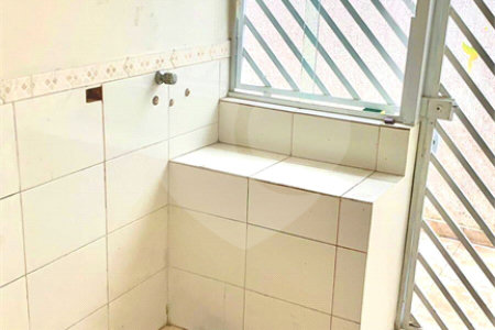 Casa à venda com 3 quartos, sendo 1 suíte, em Vila Figueira, Suzano, SP