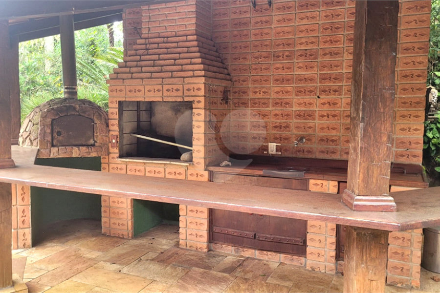Casa à venda ou para alugar com 3 quartos, sendo 1 suíte, no condomínio Associação Reserva das Hortênsias, Mairiporã - SP