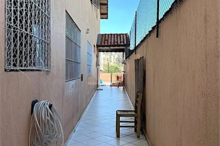 Sobrado à venda com 3 quartos, sendo 1 suíte,  em Parque Ipê, São Paulo, SP