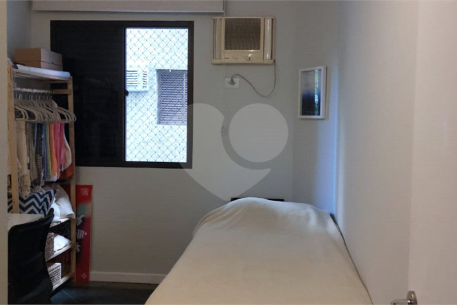 Apartamento à venda com 3 quartos, sendo 1 suíte, em Pitangueiras, Guarujá, SP