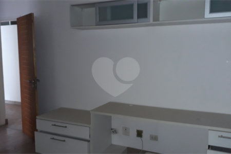 Casa à venda ou para alugar com 5 suítes em Granja Julieta, São Paulo, SP
