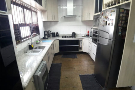 Casa à venda com 5 quartos, sendo 3 suítes, em Butantã, São Paulo, SP
