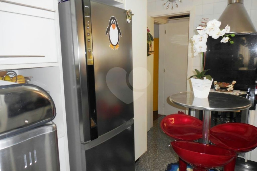 Casa à venda com 3 suítes no condomínio Itatinga I, São Paulo - SP