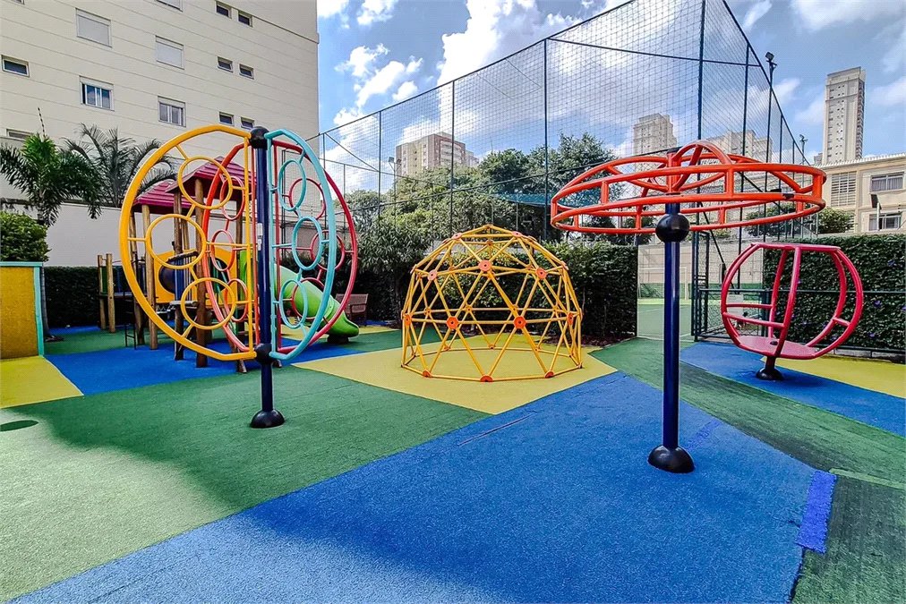 Apartamento à venda com 4 quartos, sendo 3 suítes,  em Vila Romana, São Paulo, SP