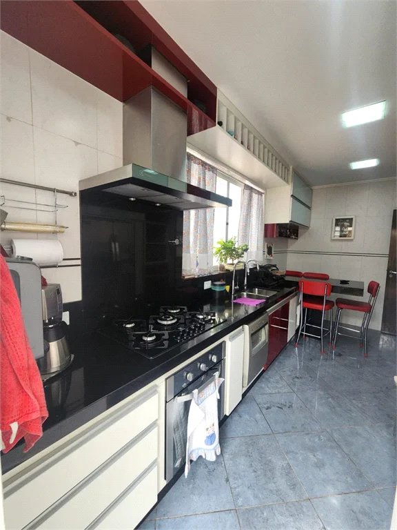 Casa à venda com 4 quartos, sendo 2 suítes, em Vila Romana, São Paulo, SP