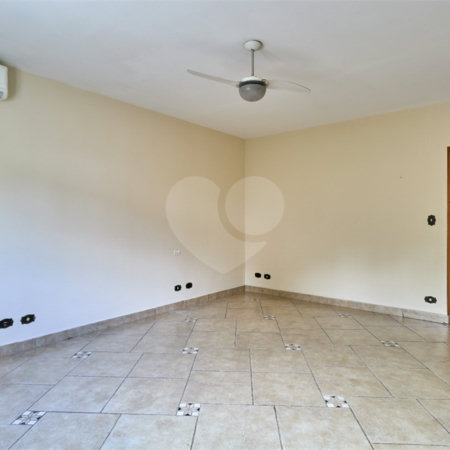 Sobrado à venda com 4 quartos, sendo 1 suíte, em Brooklin Velho, São Paulo, SP